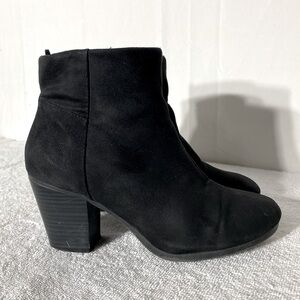 5/$25 Women’s Black Faux Suede Chunky Heel Round Toe Ankle Boots Booties 7